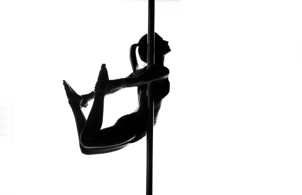 Девушка на шесте