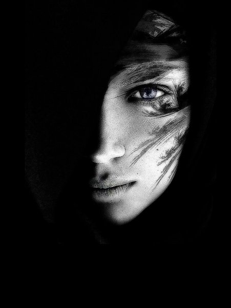 Лицо черно белое