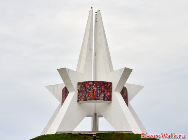 Курган бессмертия Брянск контур