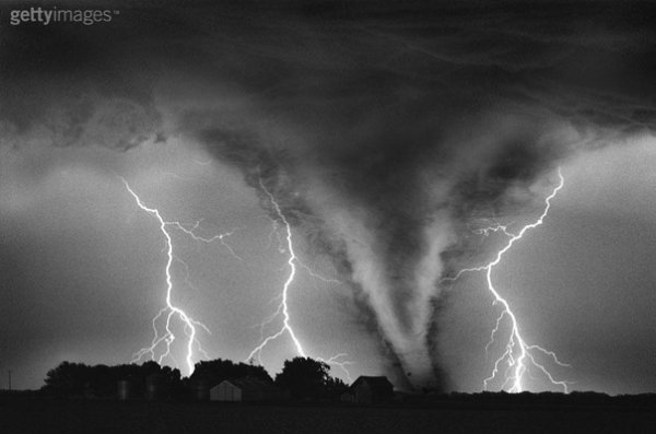 Чёрная молния в природе