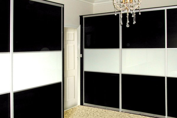 Шкаф купе черно белый