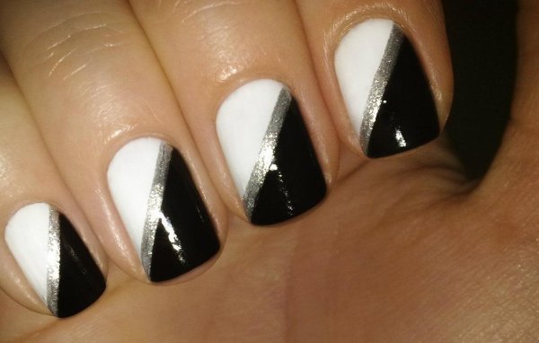 Маникюр значок