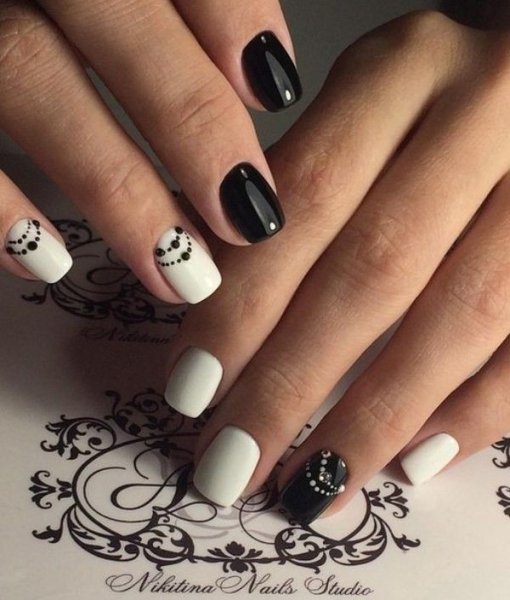 Покрытие гель лак черно белый