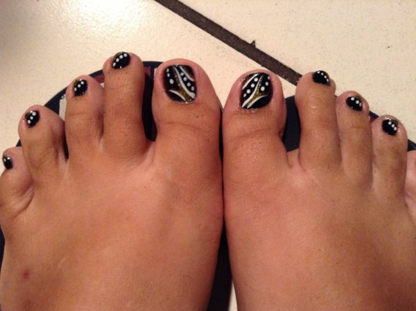 Педикюр черный