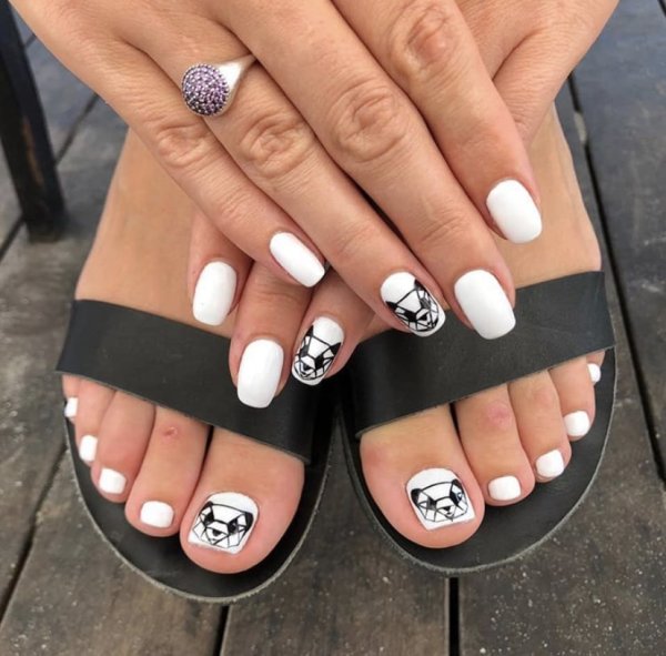 Педикюр черный