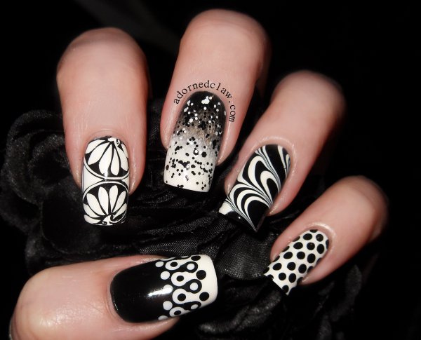 Маникюр белый с черным рисунком