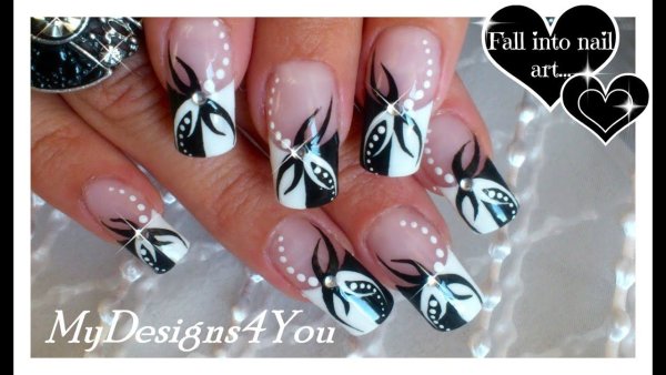 Черно белый френч с бабочками