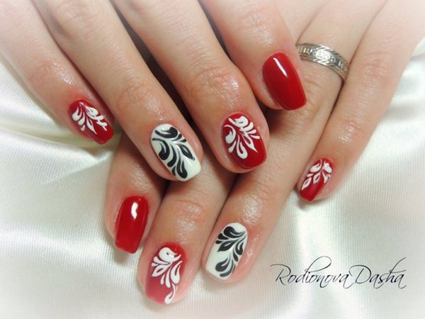 Маникюр красный с белым узором
