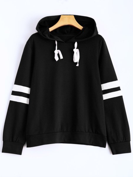 Чёрная толстовка женская