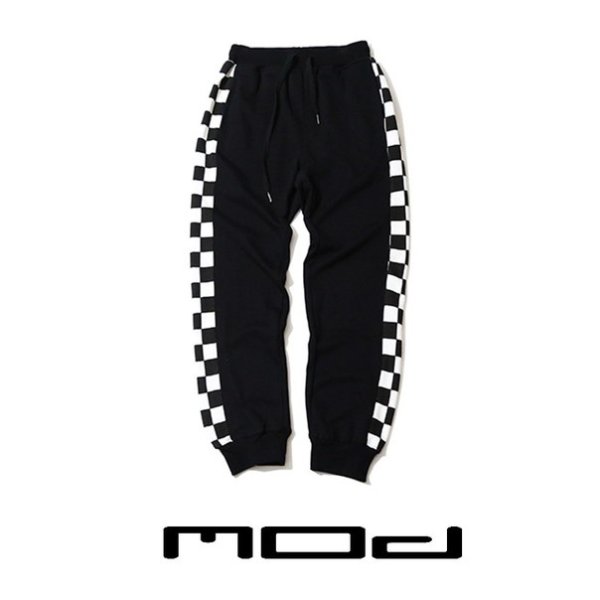 Штаны с квадратиками черно-белые