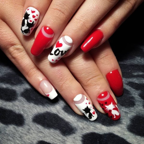 Ногти красные с белым