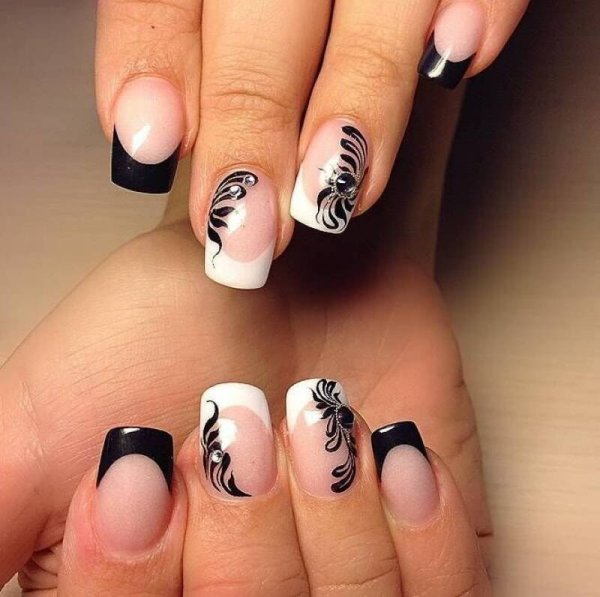 Черно белый маникюр