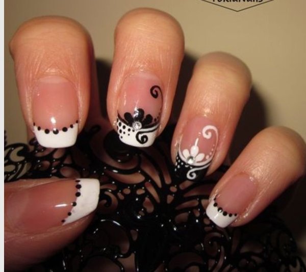 Ногти французский маникюр черный с котом