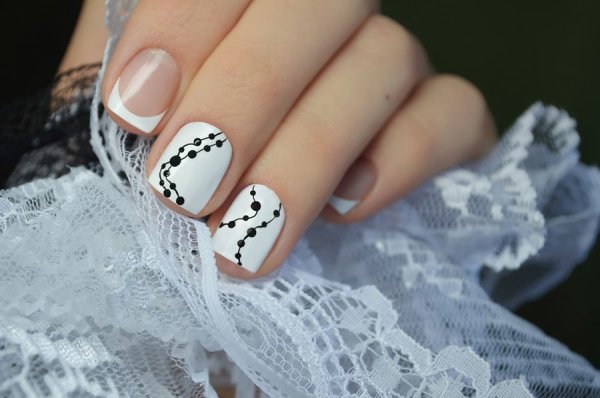 Белый узор на ногтях маленькие