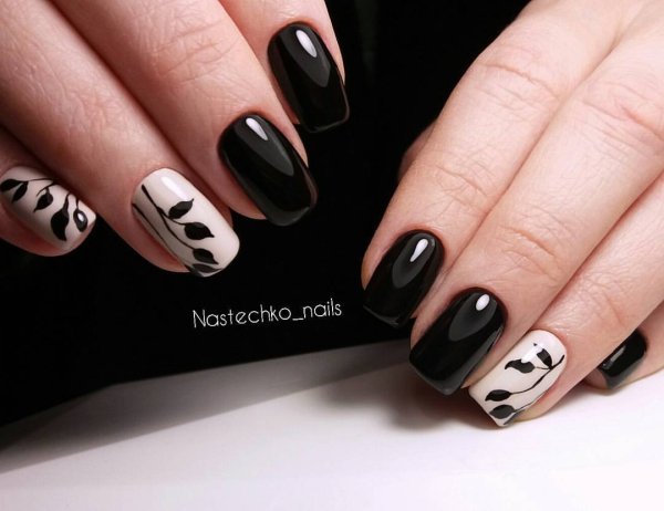 Модный черно белый маникюр