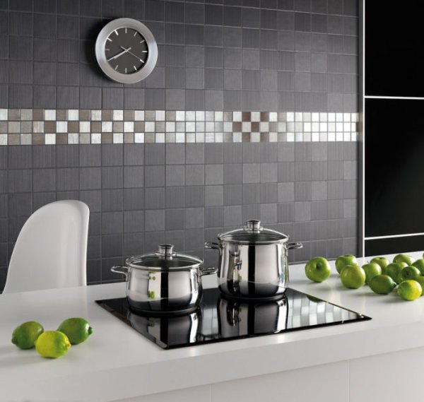 Серая плитка на фартук