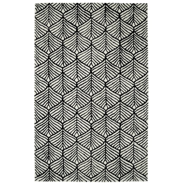 Ковер с черно белым узором