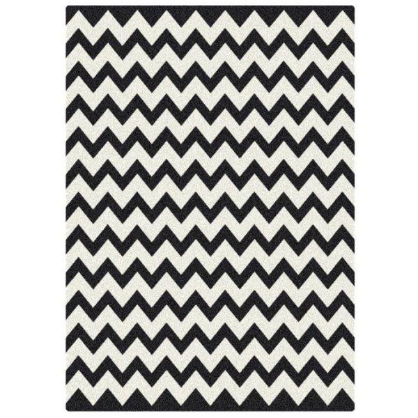Ковер с черно белым узором
