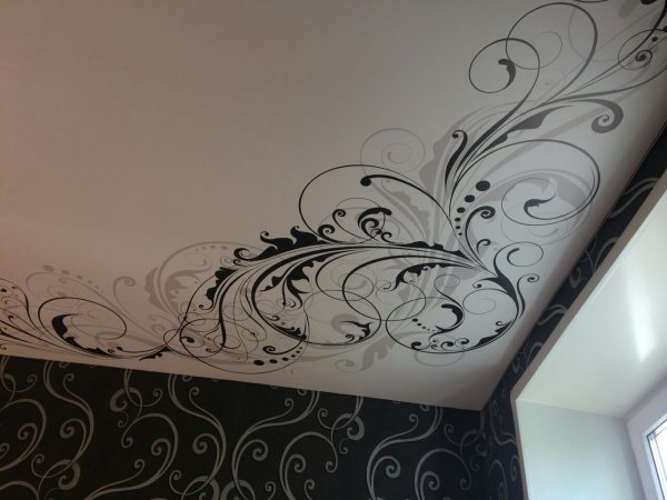 Натяжные потолки с рисунком