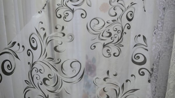 Тюль с черным узором
