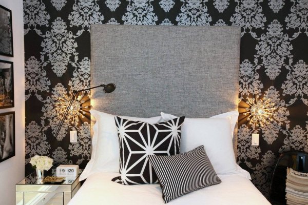Черные шторы в интерьере спальни