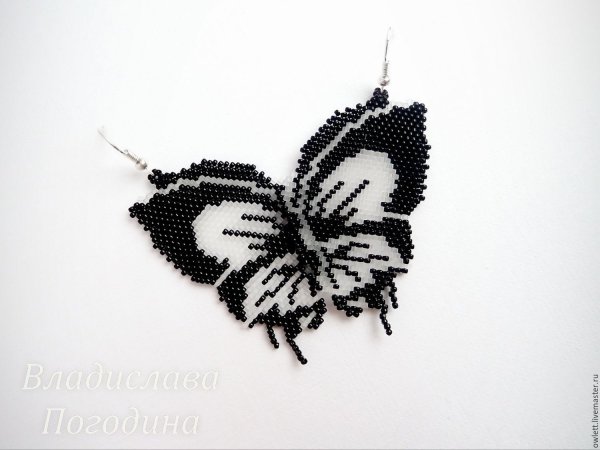 Бабочки мозаичным плетением