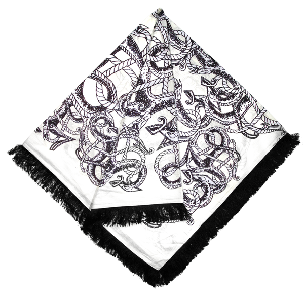 Черно белый платок