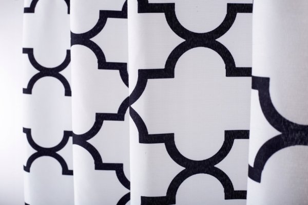 Черно белые шторы в гостиную