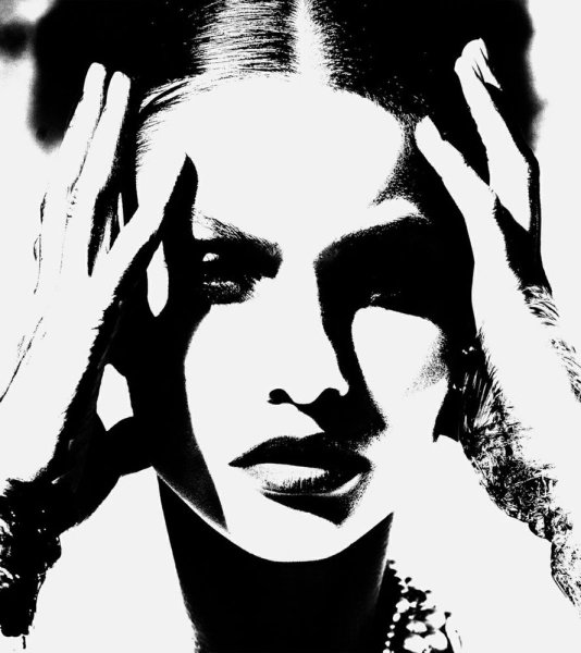 Портрет в черно белом стиле