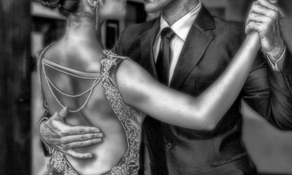 Медленный танец мужчины и женщины