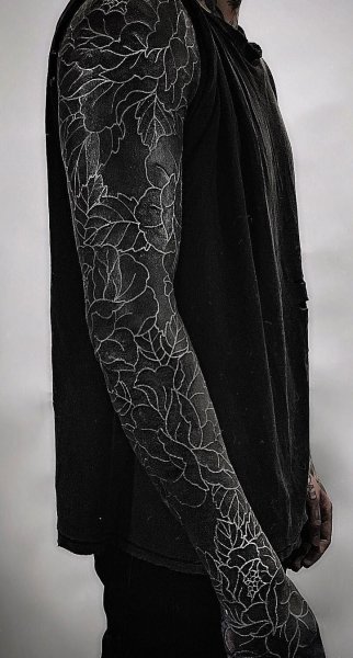 Оливер Сайкс рукав