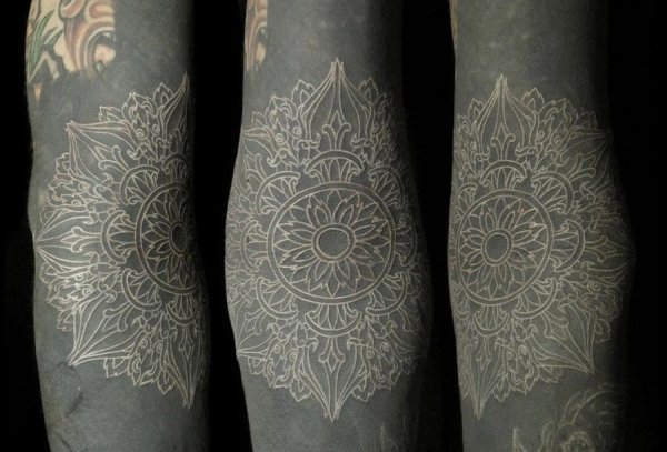 Блэкворк заживший