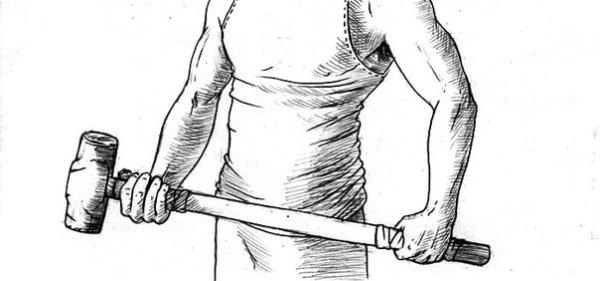 Молот в руке