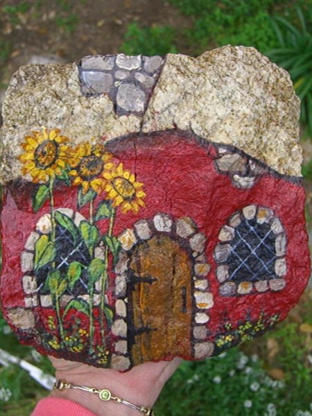 Роспись больших камней для сада