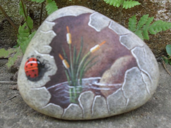 Рисование на камнях для сада