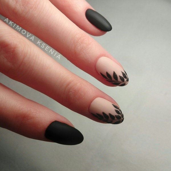 Матовый маникюр на круглые ногти