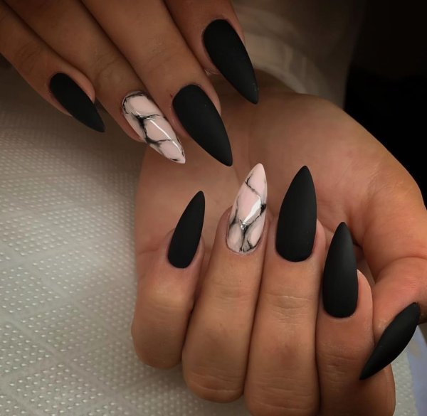 Маникюр на длинные ногтичный