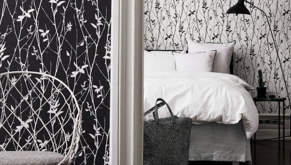 Черно белый рисунок на стене