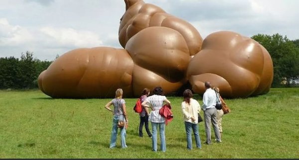 Человек с самой большой попой