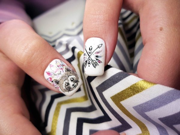 Маникюр на большом пальце