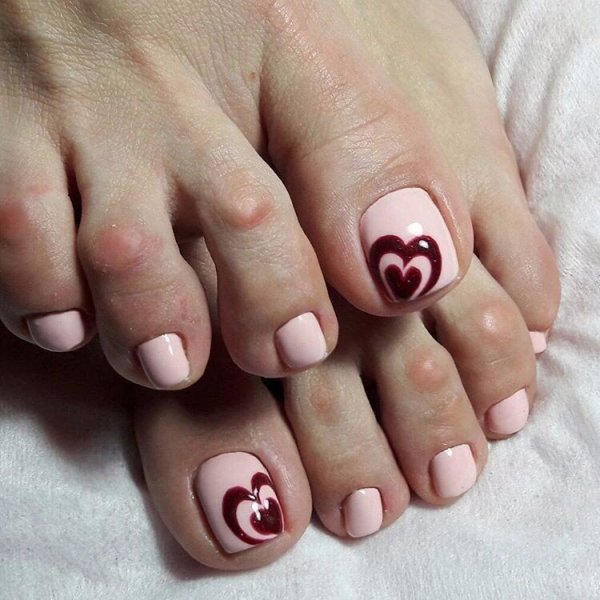 Педикюр с рисунком