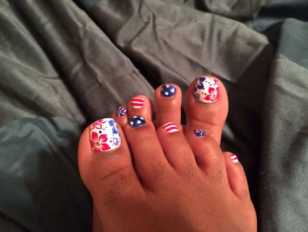 Педикюр со звездочками