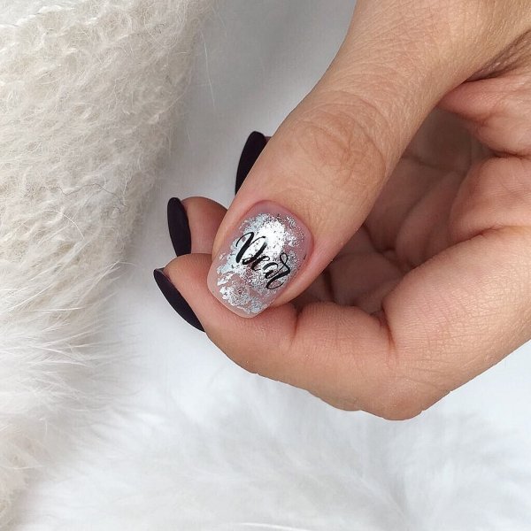 Маникюр на большом пальце