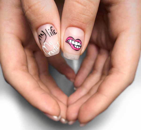 Ногти с надписями