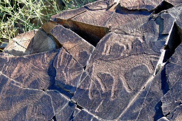 Петроглифы Тамгалы в Казахстане