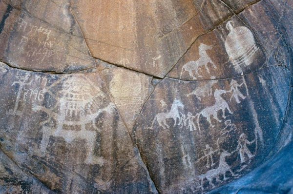 Петроглифы Хантау