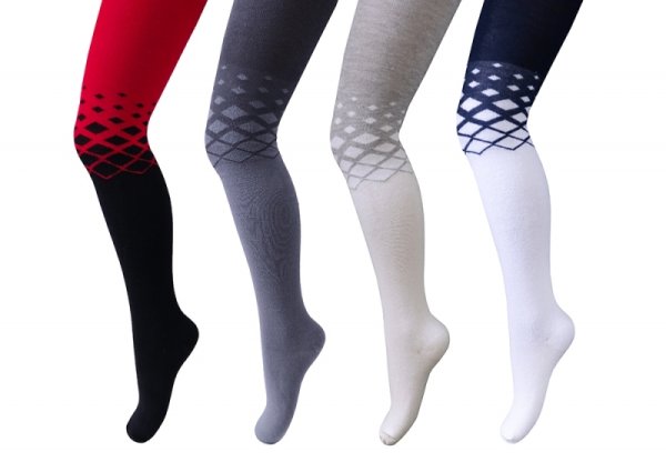 В носочках и колготках