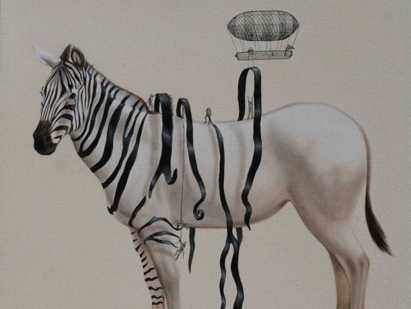 Лошадь покрашенная в зебру