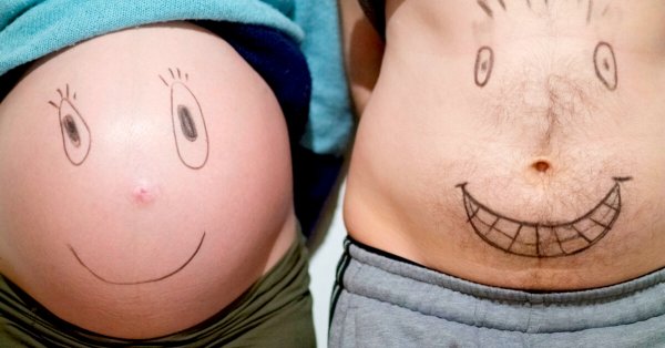 Рожица на животе