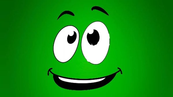 Улыбка на зеленом фоне
